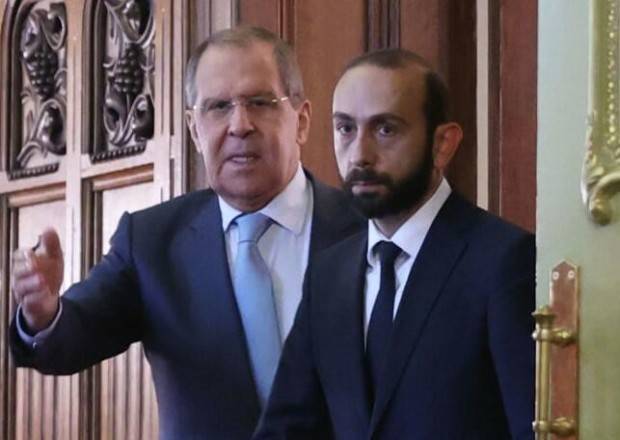 Lavrov Mirzoyanla DANIŞDI