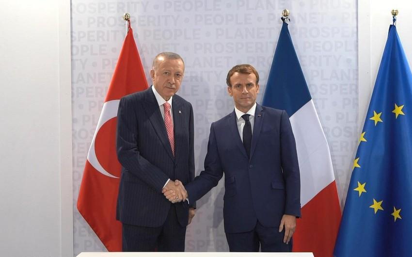 Ərdoğan Makronla "altılıq" formatında əməkdaşlıq platformasının yaradılmasını müzakirə edib