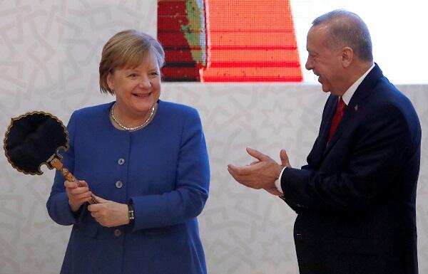 Əroğan və Merkel arasında komik dialoq - Video