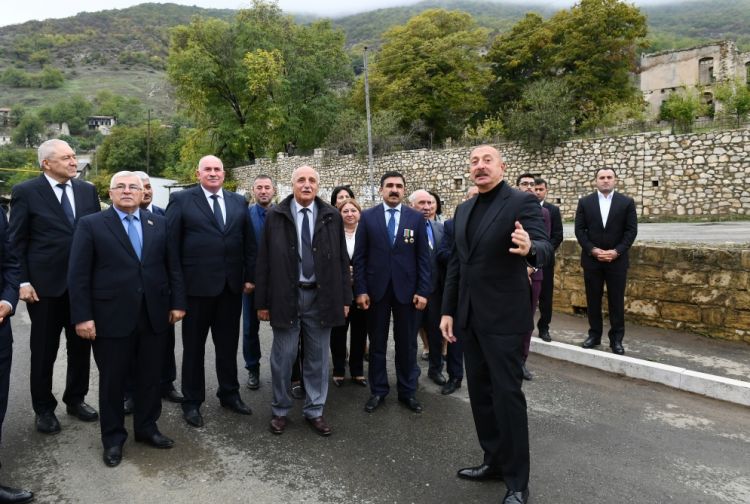 Prezident Hadruta GETDİ - FOTO