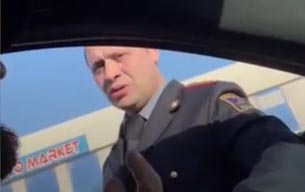 “Yol polisi onu çəkdiyim üçün məni döydü” - VİDEO