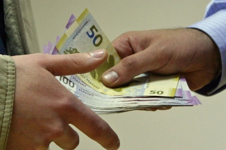 Bakıda kişi qadın tanışının başına görün hansı oyunu açdı