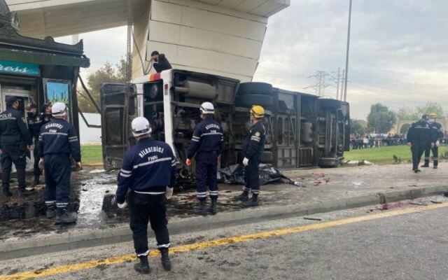 Bakıda ağır qəza: 5 ölü, 13 yaralı