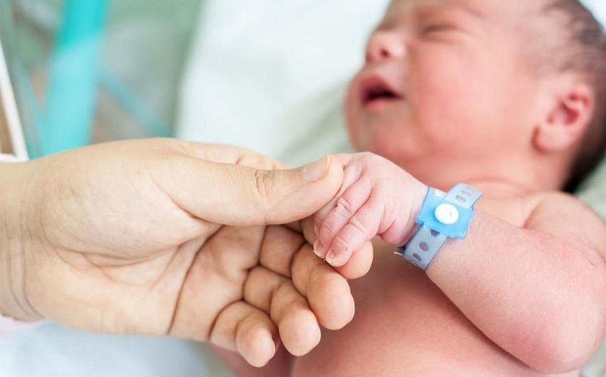 11 yaşlı qızın dünyaya gətirdiyi körpə öldü