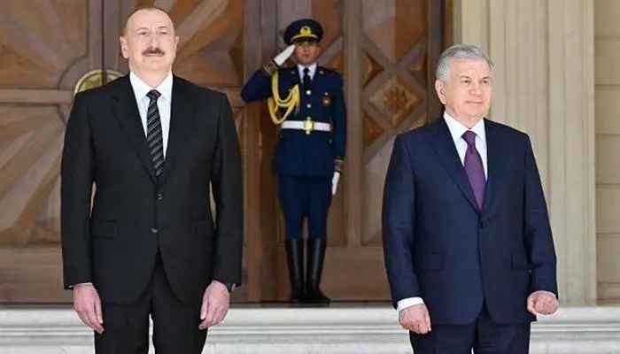 Əliyev və Mirziyayev səfirliyin yeni binasının açılışında