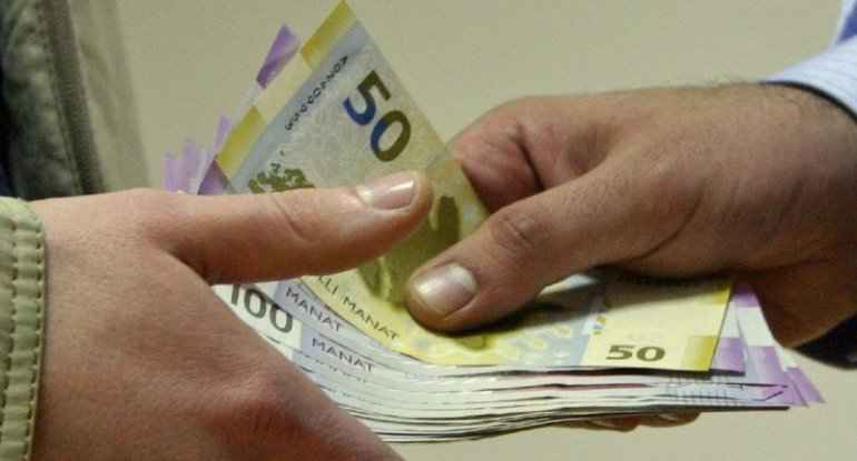 Özünü polis kimi təqdim etdi, 5250 manat mənimsədi