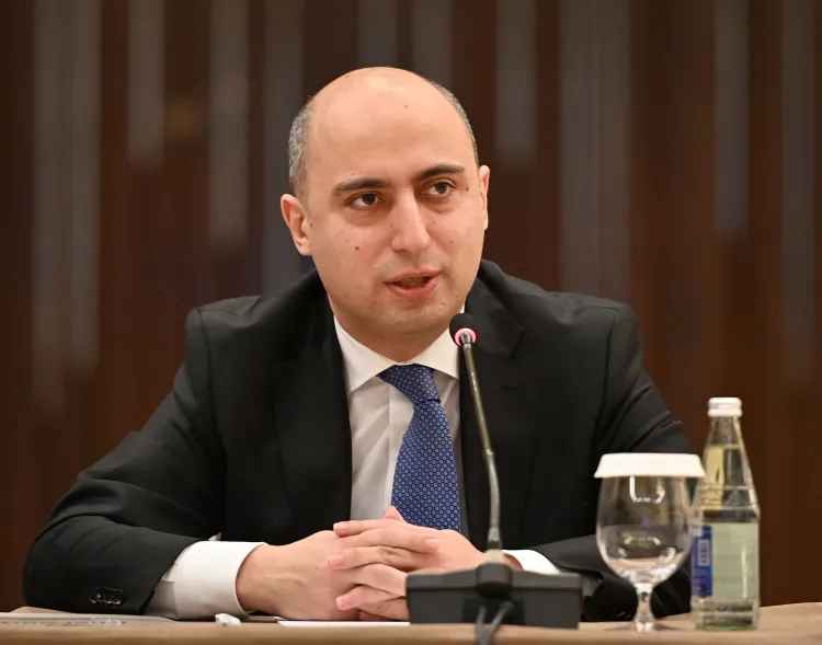 Riyaziyyat müəllimlərinin 47 faizinin maaşı artacaq - Nazir