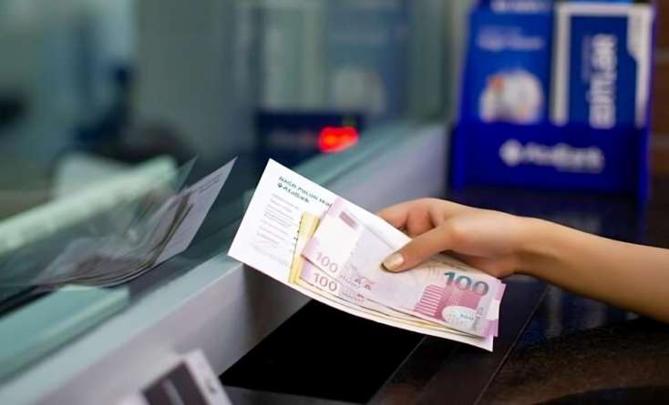 Bəzi banklar kredit borclarını silib