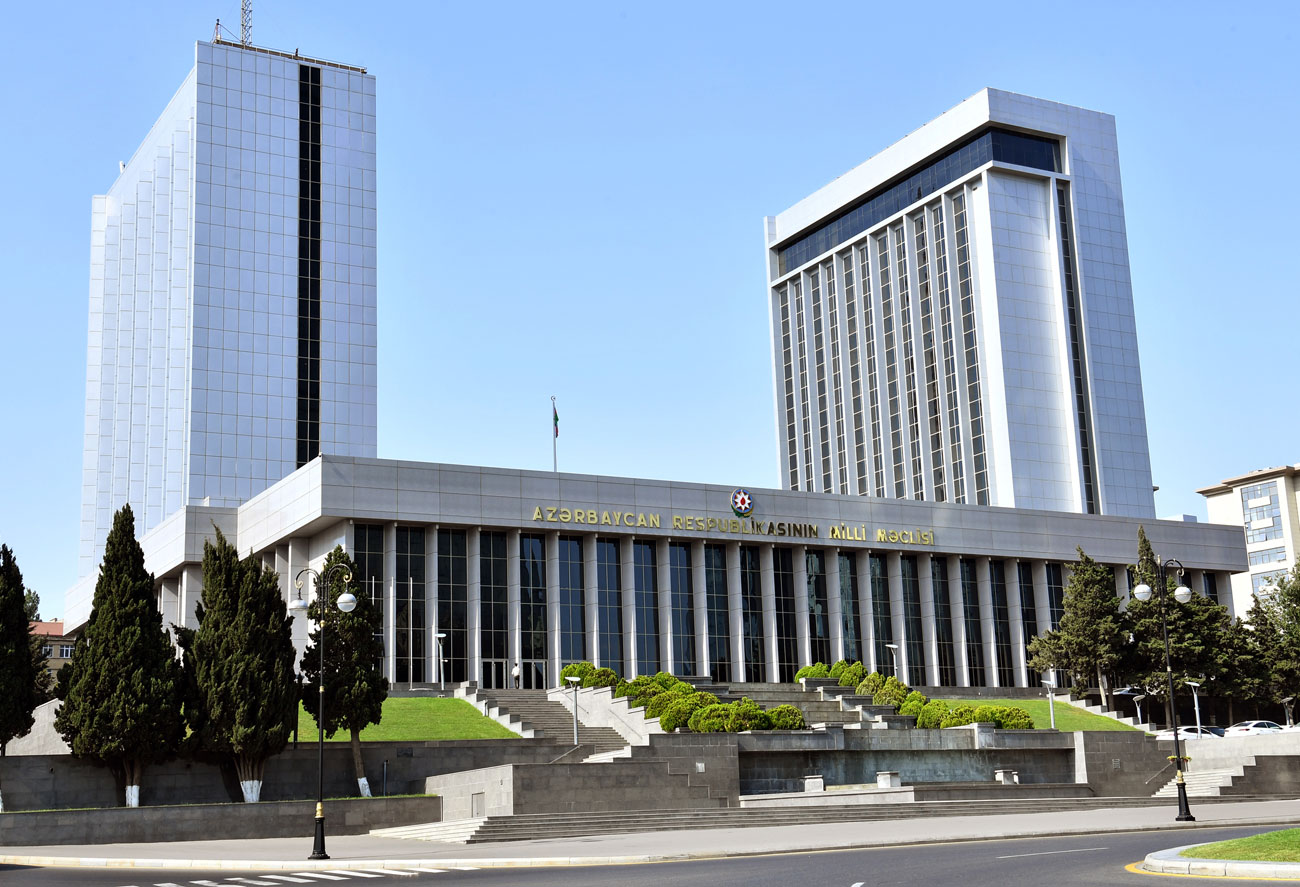 Milli Məclisdə iki yeni sektor müdiri təyin edilib