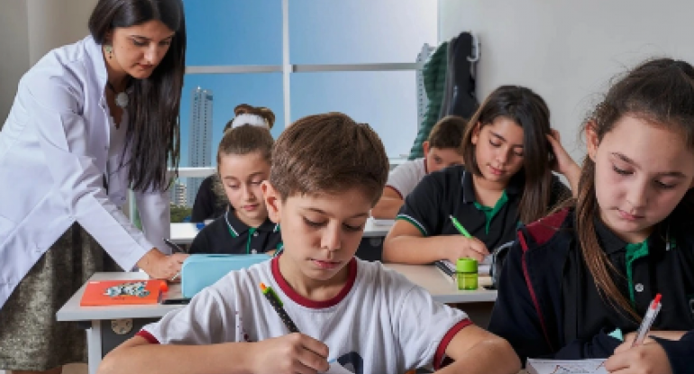 İstanbulda məktəblər bağlandı