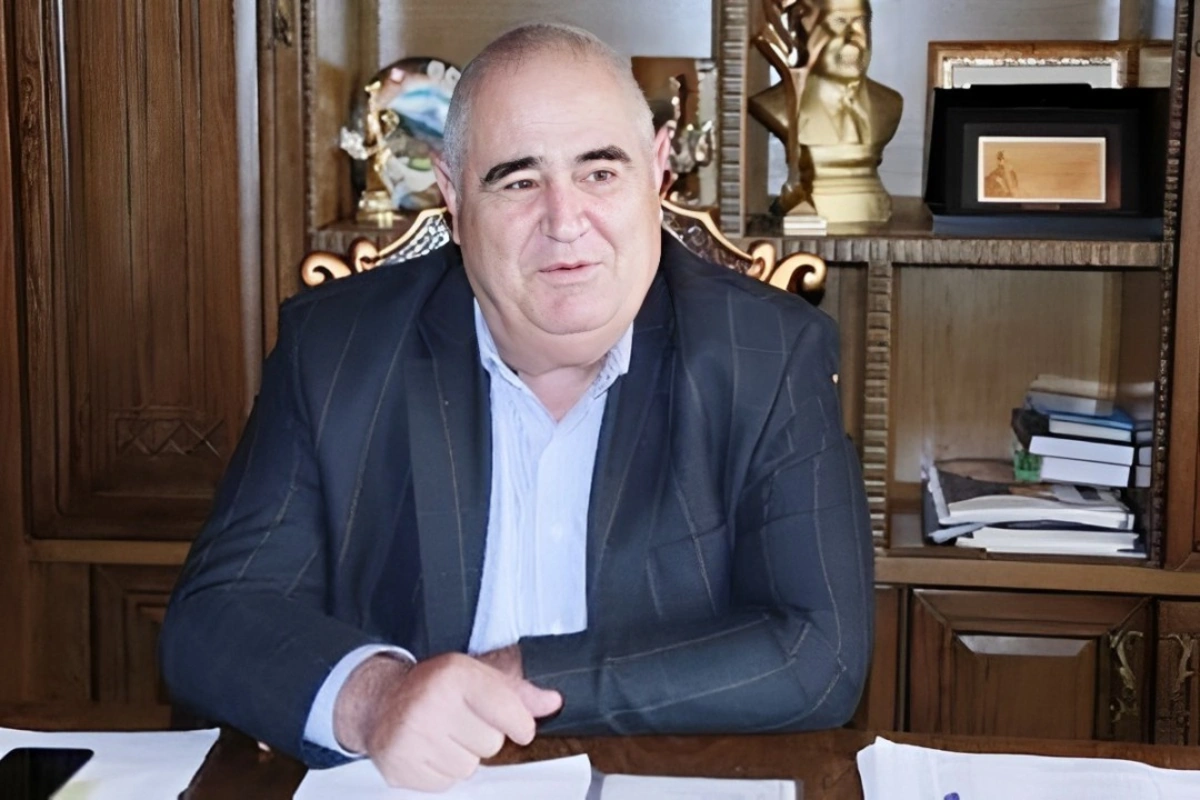 Şərurlu İsfəndiyardan evi geri alınan ekspertə cavab: "Versin məhkəməyə, bəlkə həll edə bildi"