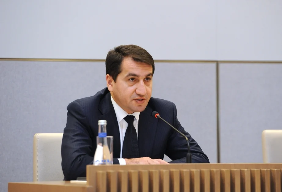 Hikmət Hacıyev: "2020-ci ildən bəri təxminən 400 Azərbaycan vətəndaşı mina partlayışlarının qurbanı olub"