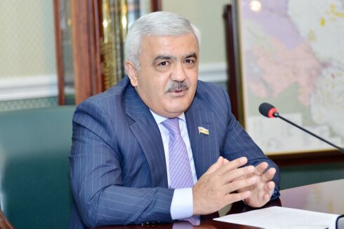 Rövnəq Abdullayev HARADADIR?