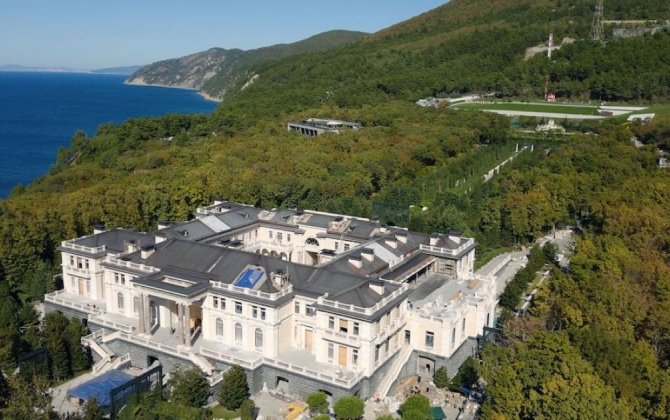 Ukrayna dronlarının Putinin sarayı və şərab zavodu yaxınlığında törətdiyi yanğın 4 gündən sonra söndürüldü...