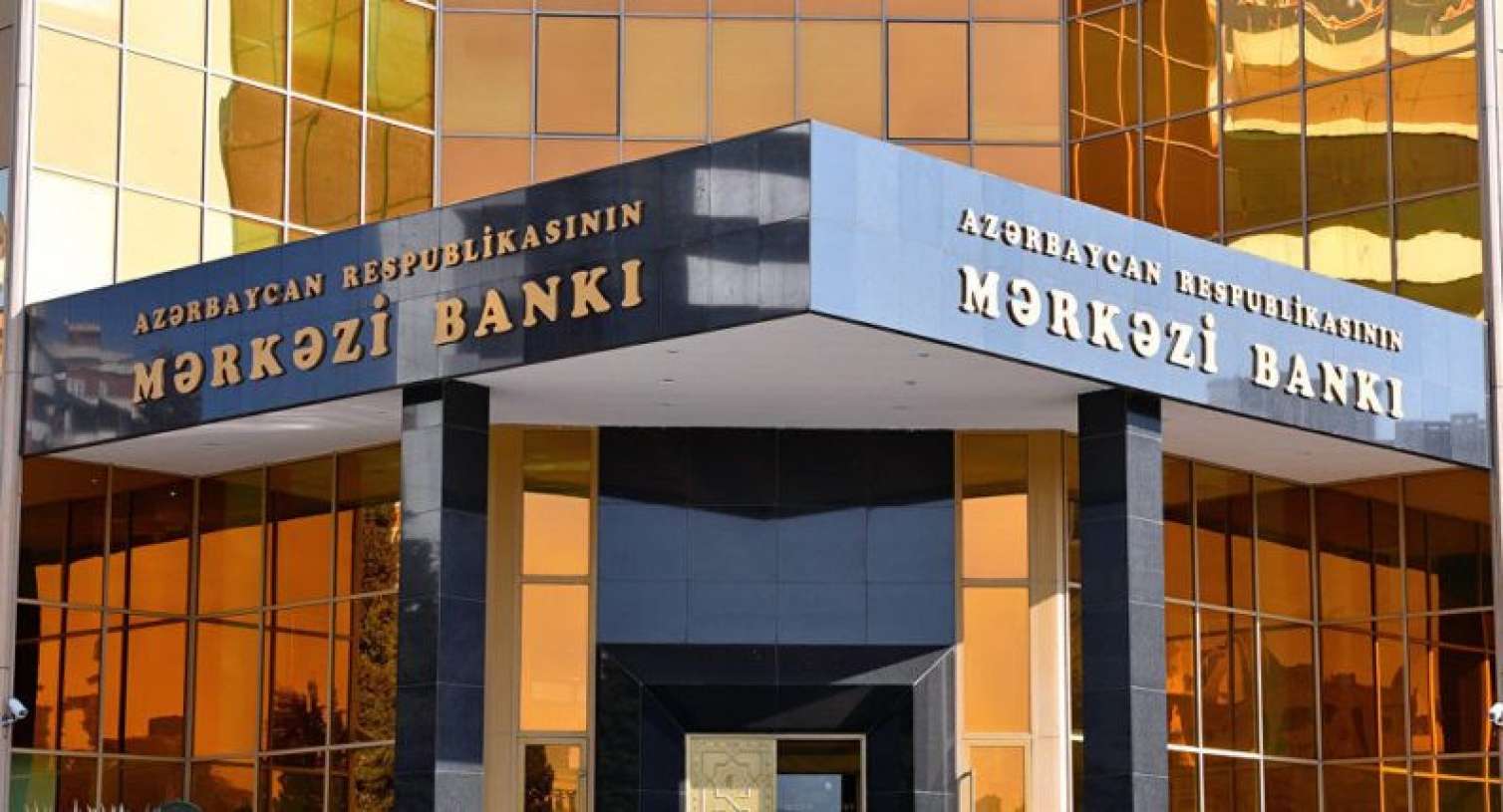 Əhalinin həm gəliri, həm də banka borcu artıb - Mərkəzi Bank
