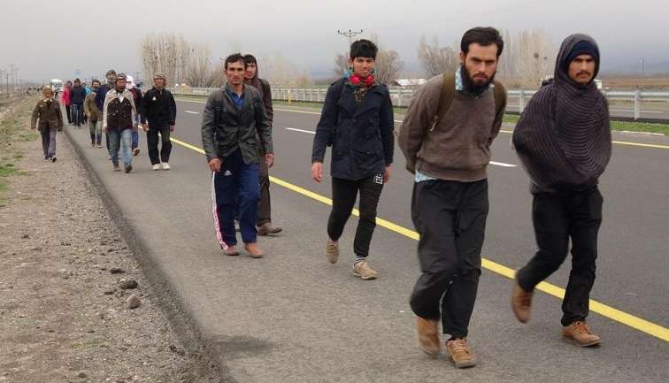 İrandan görünməmiş qəddarlıq: Ac-susuz saxlanılan 8 nəfər öldü - Güllələnənlər var - FOTO