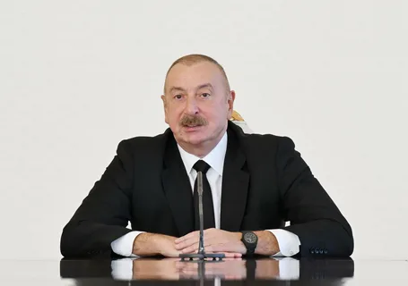 Bəzi məmurlar göstərişləri yerinə yetirmək əvəzinə, ciblərini güdür