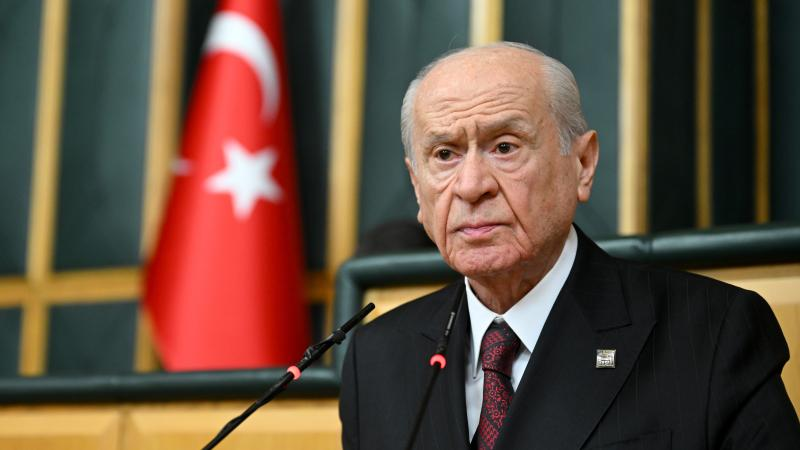 Bahçeli: "Məhkəmə TRT-də canlı göstərilsin"
