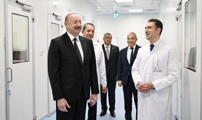 Prezident dərman istehsalı müəssisəsinin açılışında...