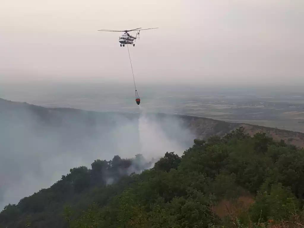Laçın və Kəlbəcərdə yanğın: İki helikopter cəlb olundu