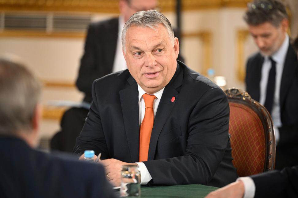 Orban: "Aİ Rusiya ilə müharibəyə hazırlaşır. 2030-cu ildə..."
