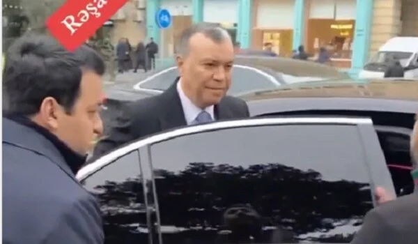 Sahil Babayev ona yaxınlaşan vətəndaşlara bunu dedi - Video