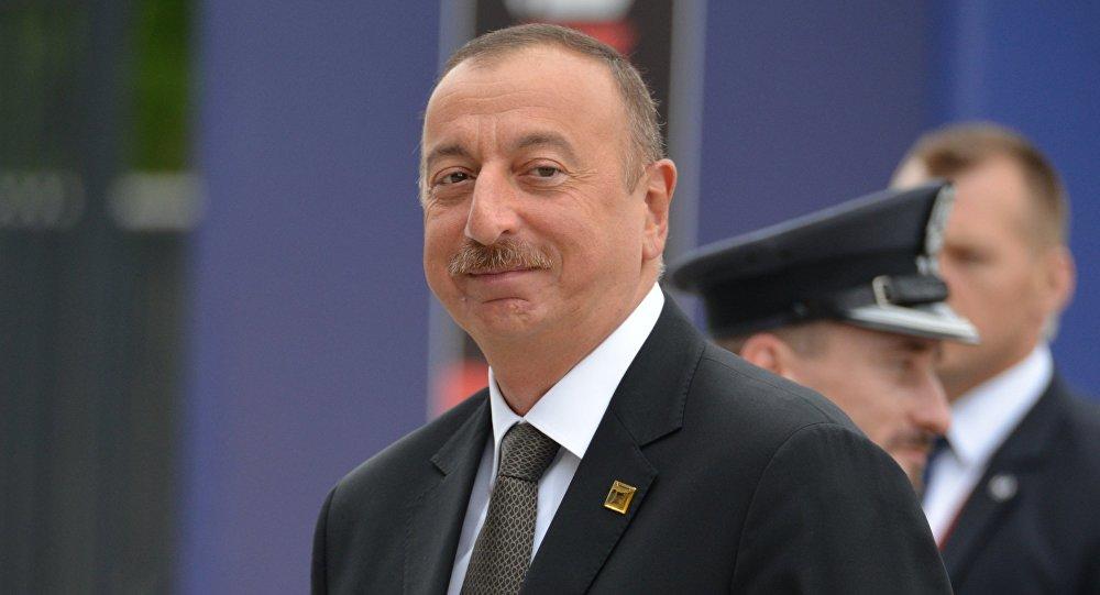 İlham Əliyev Qətər əmirini təbrik etdi