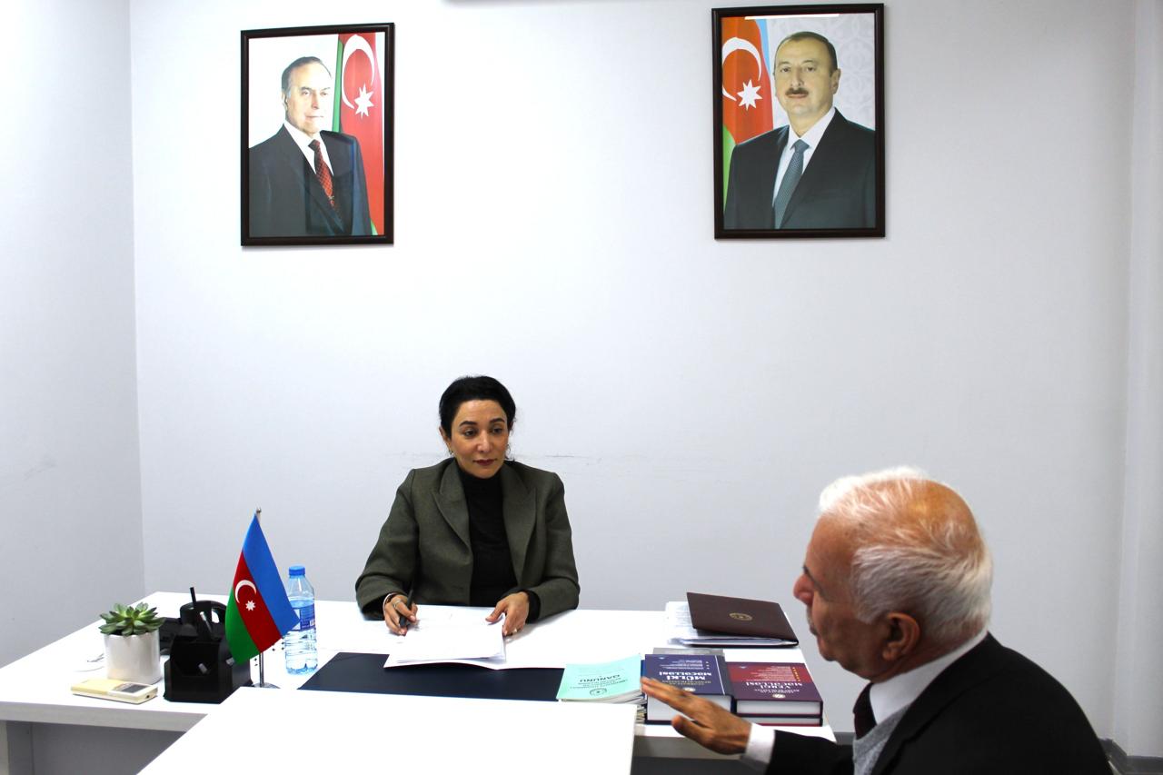 Ombudsman Səbinə Əliyeva vətəndaşları qəbul edib