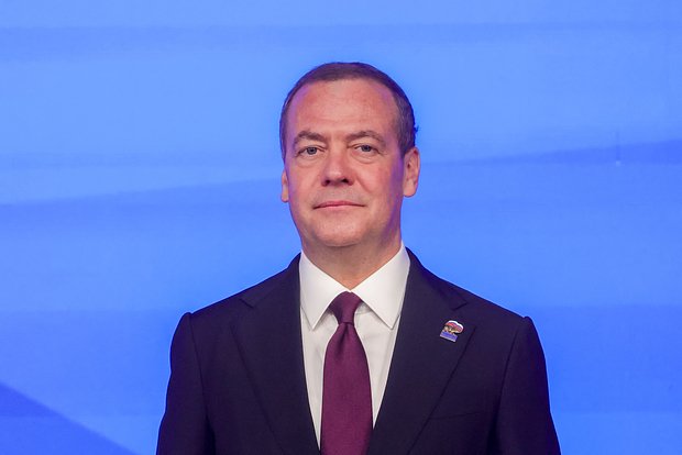 Medvedev 2025-ci ildə Rusiya Silahlı Qüvvələri ilə müqavilə imzalayanların sayını açıqladı
