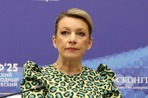 Zaxarova Amerika mediasının "Kremlə yaxın mənbələr" haqqında iddiasına cavab verdi