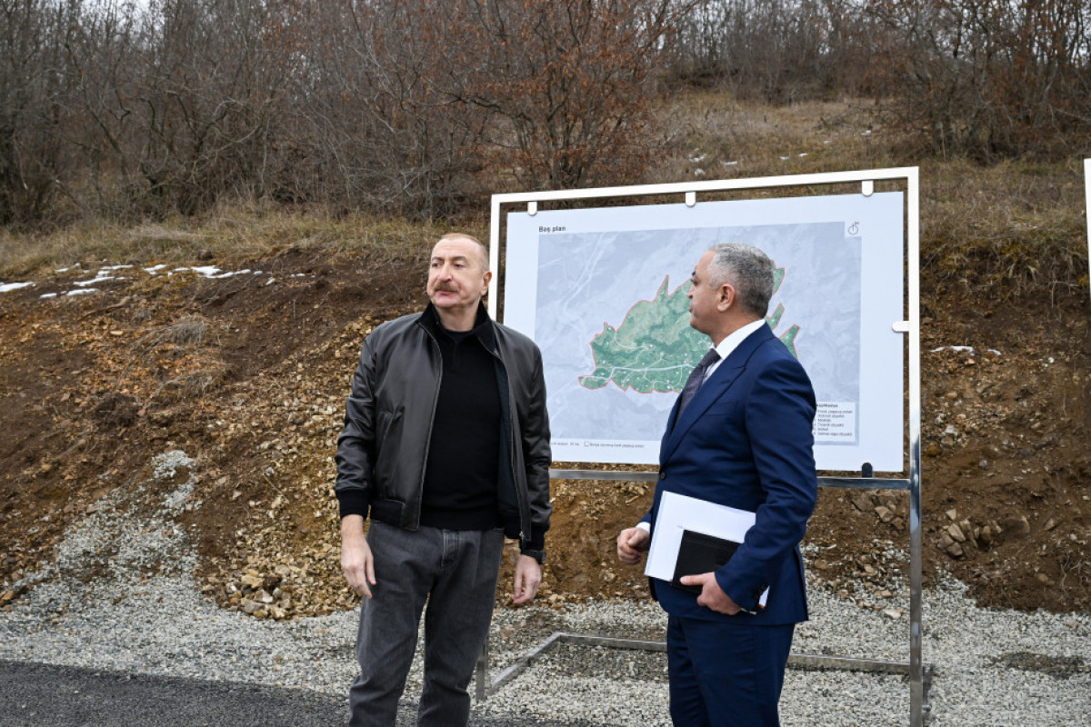 Prezident İlham Əliyev Ağdərənin Heyvalı kəndində görülmüş işlərlə tanış olub 