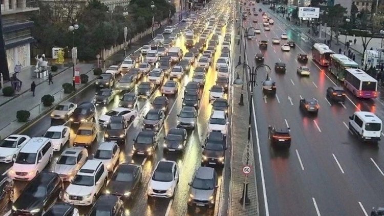 Prezidentin Nazirlər Kabinetinə verdiyi müddət bitdi - Bakıda hansı yollar ödənişli olacaq?