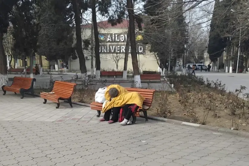 Tovuzda küçədə yaşayan uşaq xəstəxanaya, anası tibb müəssisəsinə yerləşdirilib - KOMİTƏ