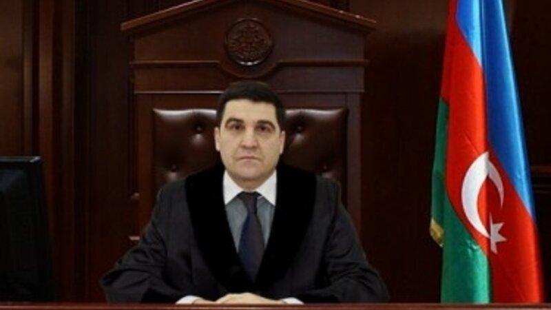 MƏHKƏMƏ SƏDRİNİN OĞLU İNTİHAR ETDİ - Arvadını bıçaqlayıb özünü binadan atdı (Yenilənib)