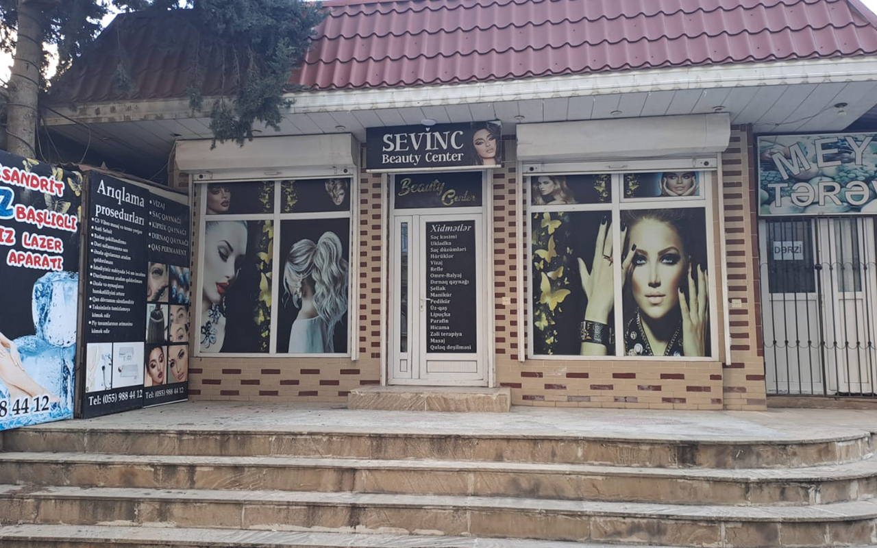 “Obyekt sahibi mənim salonuma əlavə xətt qoşub, 3 min ziyana düşmüşəm” - Foto