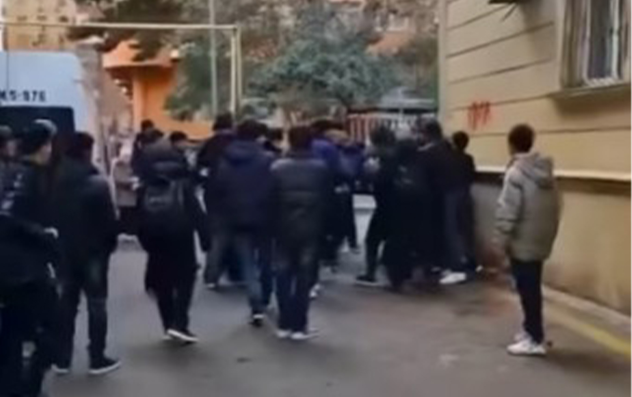 Xırdalanda 15 şagird bir məktəblini döyüb? - Məktəbdən açıqlama