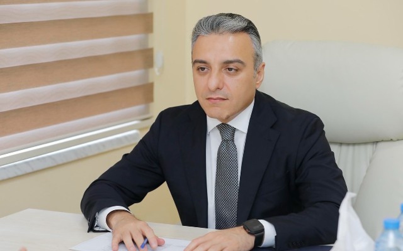 Natiq Əmirov yeni sədri kollektivə təqdim etdi