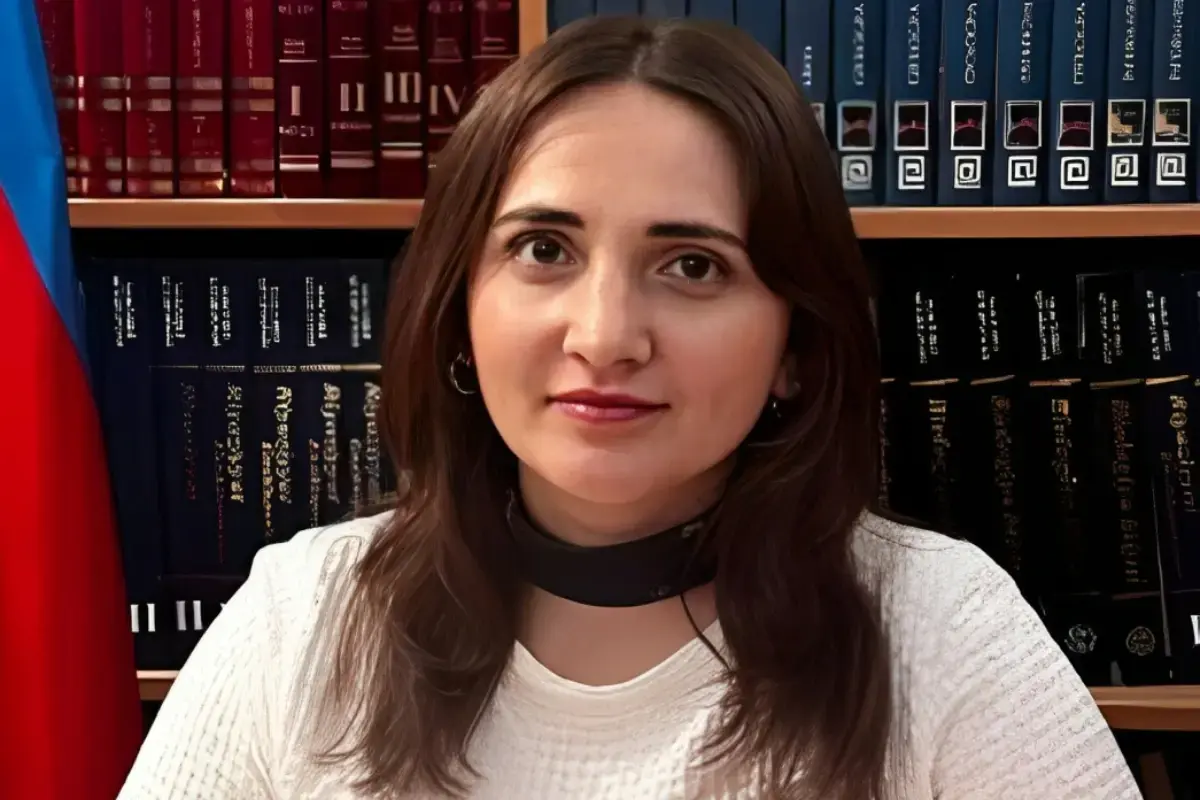 Təqsirləndirilən məhkəməyə gəlmədi, hökm təxirə düşdü - Nə baş verir?