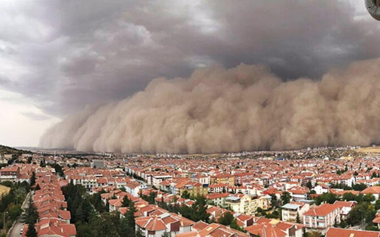 Fransada qasırğa tüğyan edir