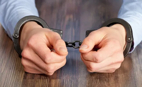 İşə düzəltmək adı altında dələduzluq edən şəxs saxlanılıb