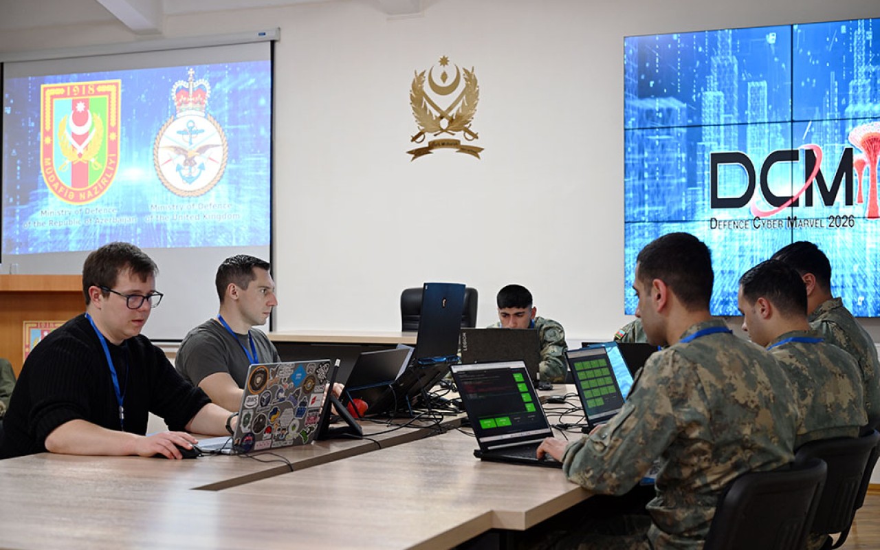 Azərbaycan və Britaniya hərbçiləri kibertəhlükəsizlik təlimində - FOTO