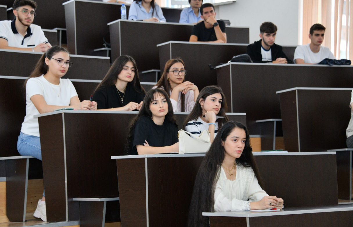 Bəzi ixtisaslar universitetlərdən alınıb institutlara köçürülməlidir