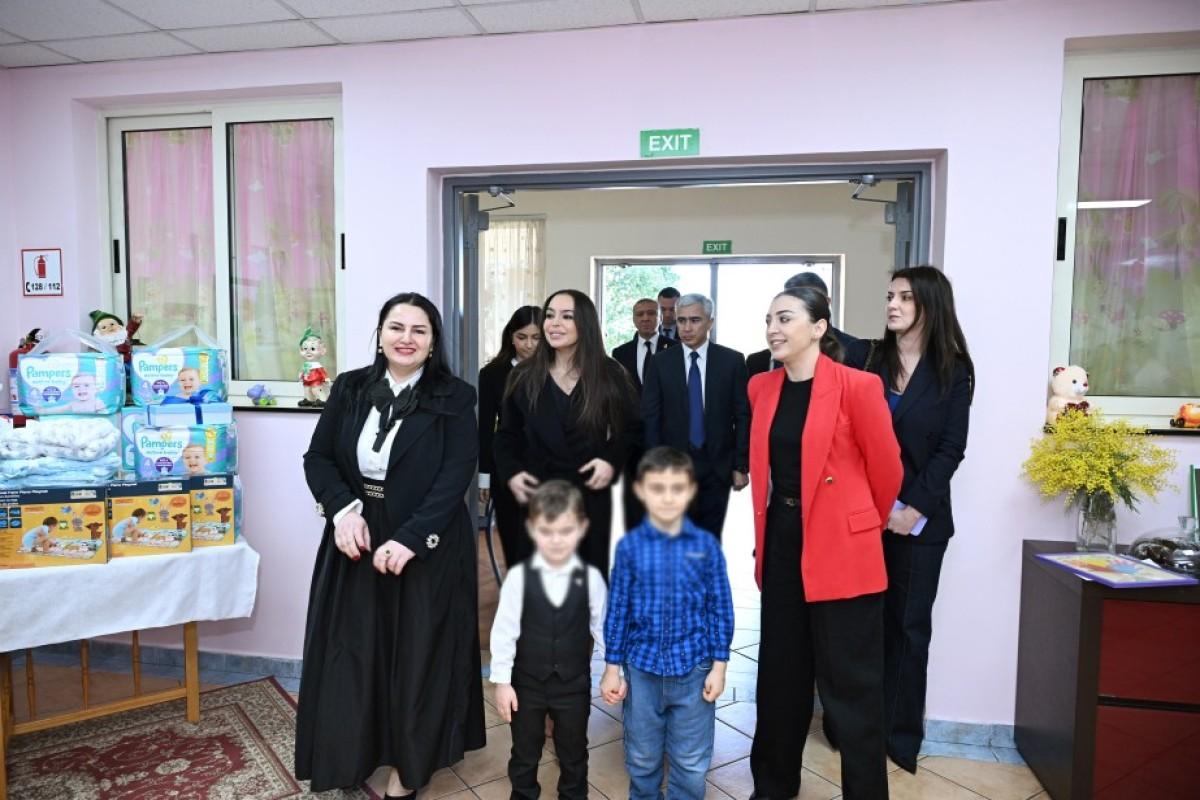 Leyla Əliyeva Tiranada uşaq evini və Universitet Xəstəxana Mərkəzini ziyarət edib - FOTOLAR