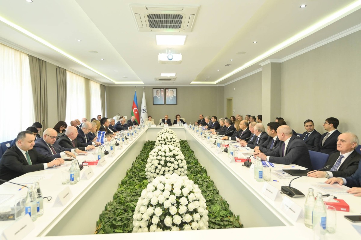 Emin Əmrullayevlə Məleykə Abbaszadə rektorları TOPLADI