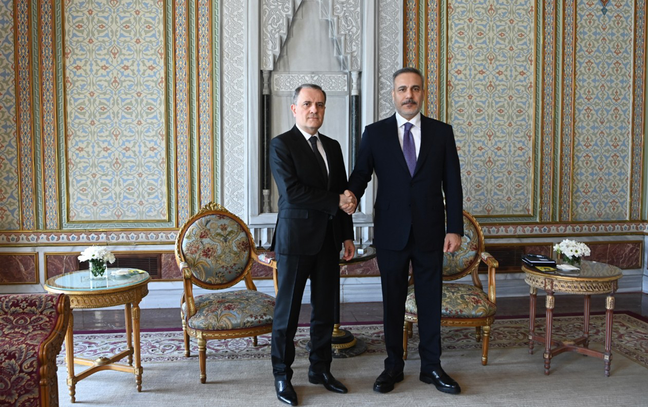 Bayramov İstanbulda Hakan Fidanla görüşdü