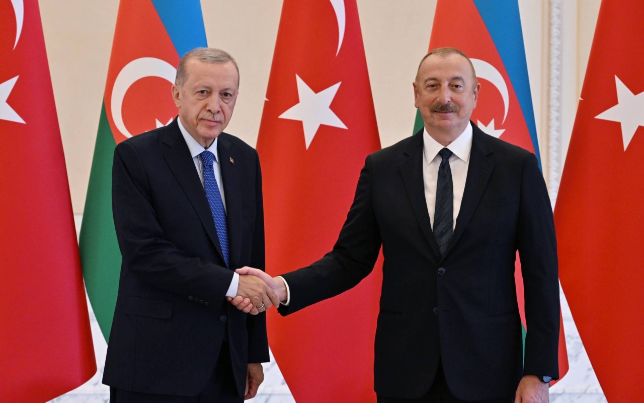 İlham Əliyev Ərdoğana zəng etdi, raket hücumunu qınadı