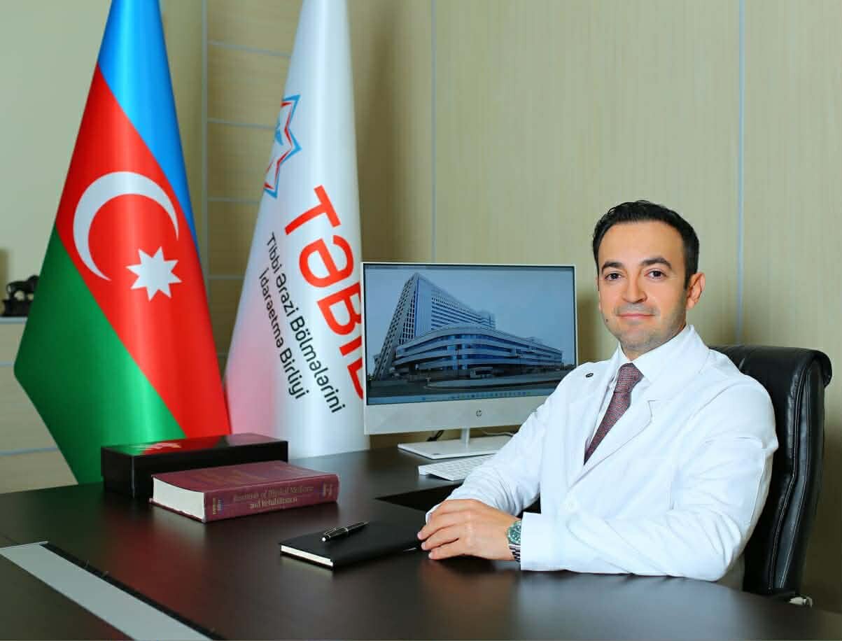 Vens azərbaycanlı reabilitoloqu təltif etdi - Foto