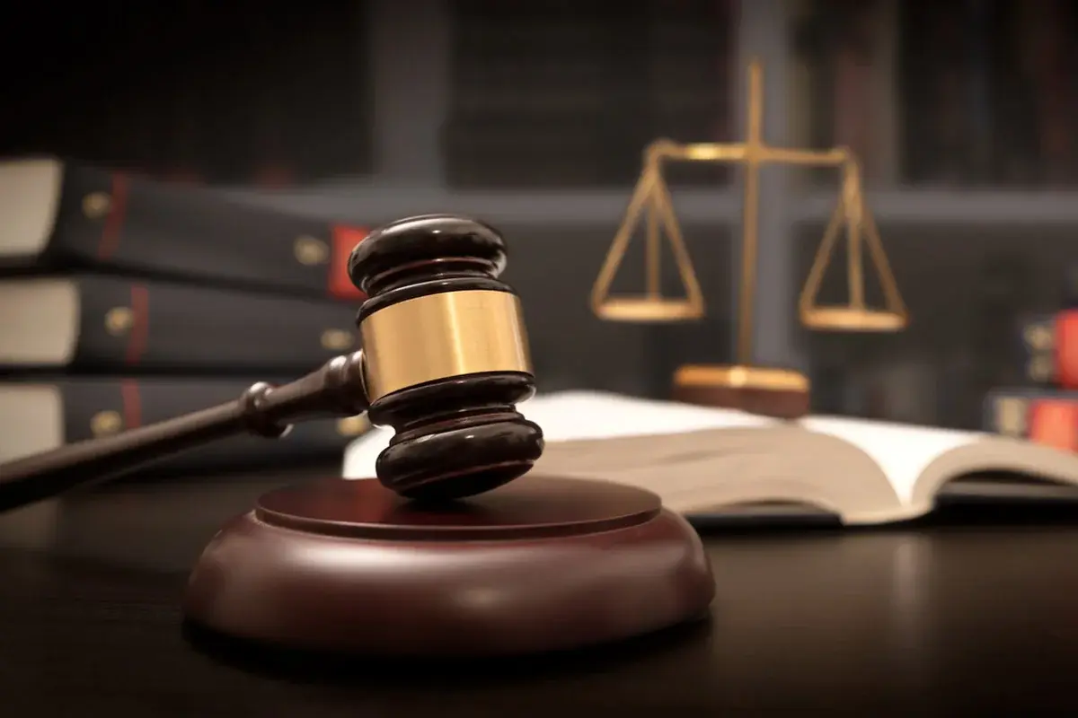 Yetkinlik yaşına çatmayanı oğurlamaqda ittiham edilənlərə hökm oxunub
