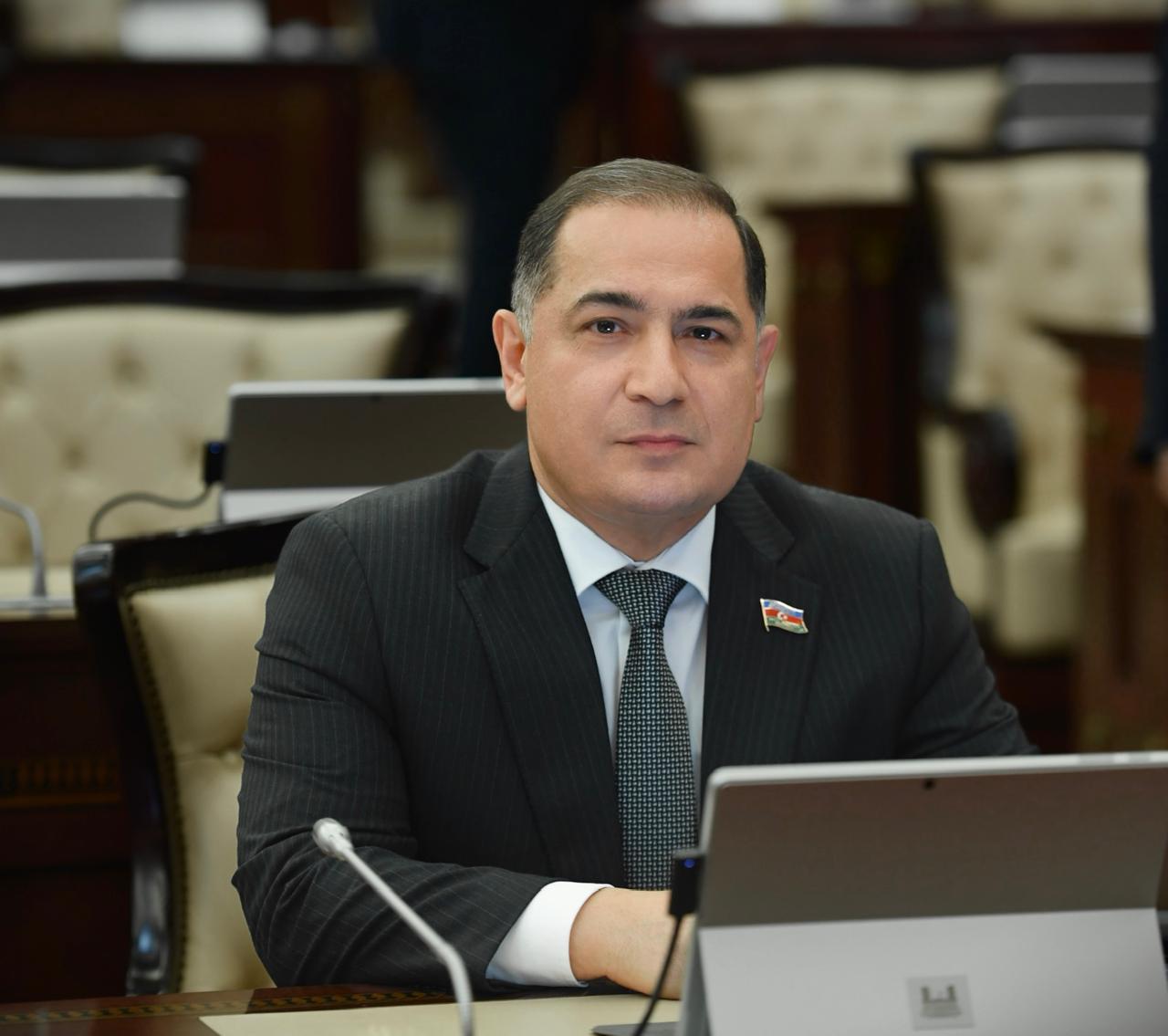 Azər Əmiraslanov: “Dövlət qulluğu üzrə əmək haqqı sistemində dəyişikliklər institusional islahatların tərkib hissəsidir”