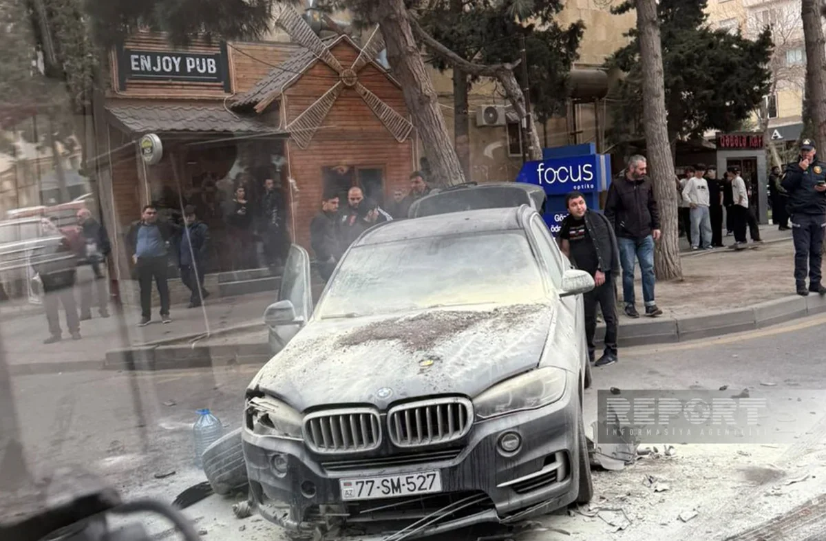 Bakıda avtomobil qəza nəticəsində yandı